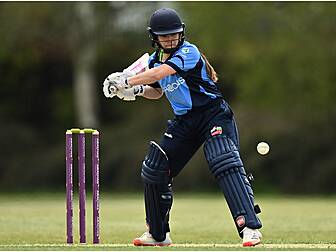 Amy Hunter makes history on bi...